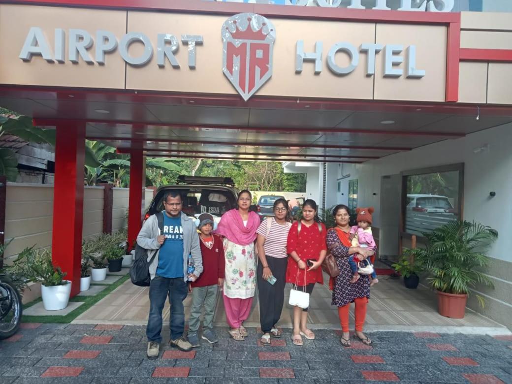 Marina Suites Airport Hotel Kochi Buitenkant foto
