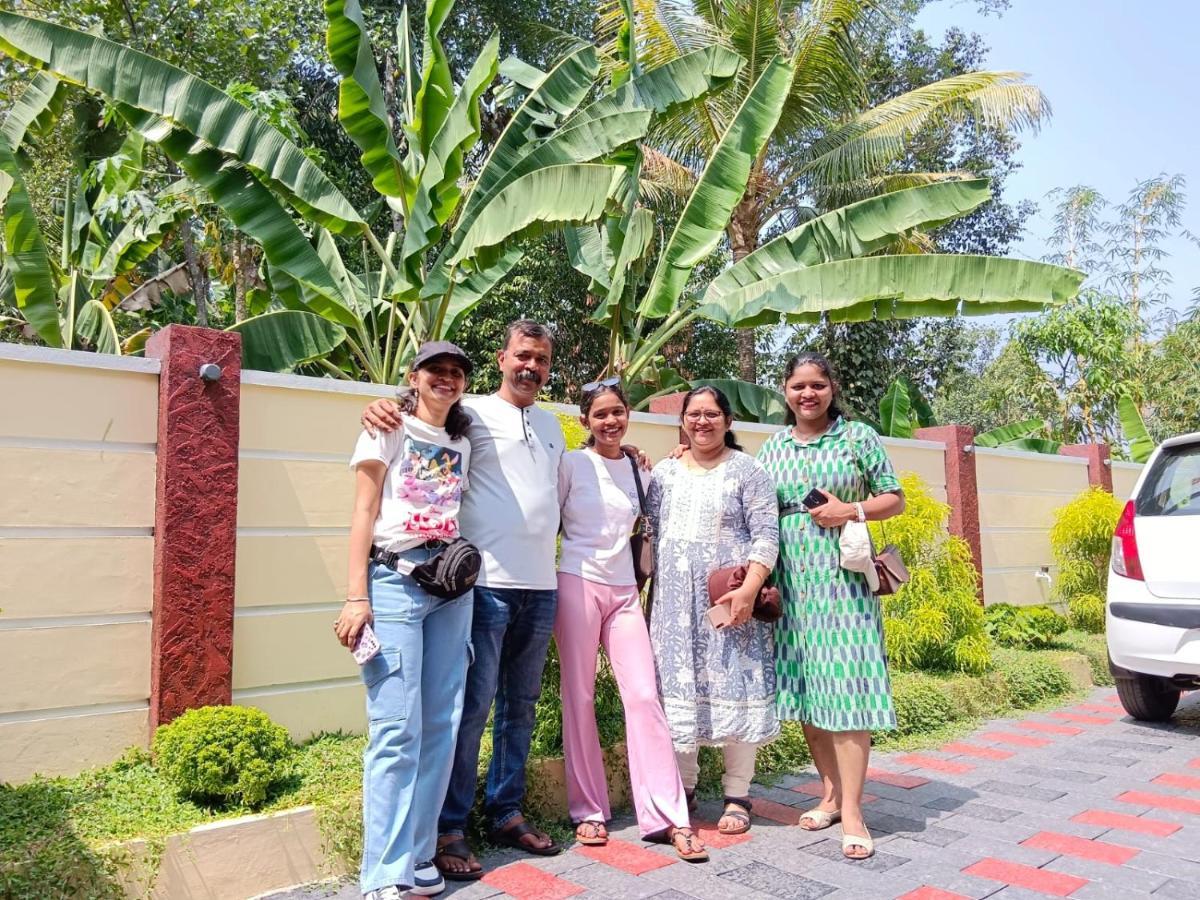 Marina Suites Airport Hotel Kochi Buitenkant foto