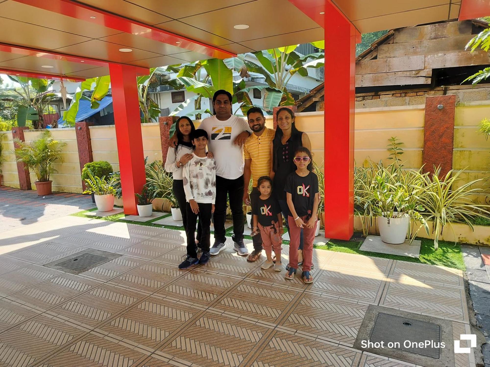 Marina Suites Airport Hotel Kochi Buitenkant foto