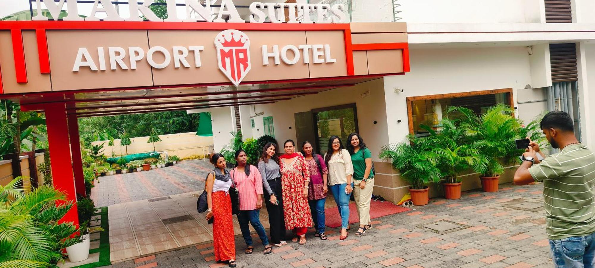 Marina Suites Airport Hotel Kochi Buitenkant foto