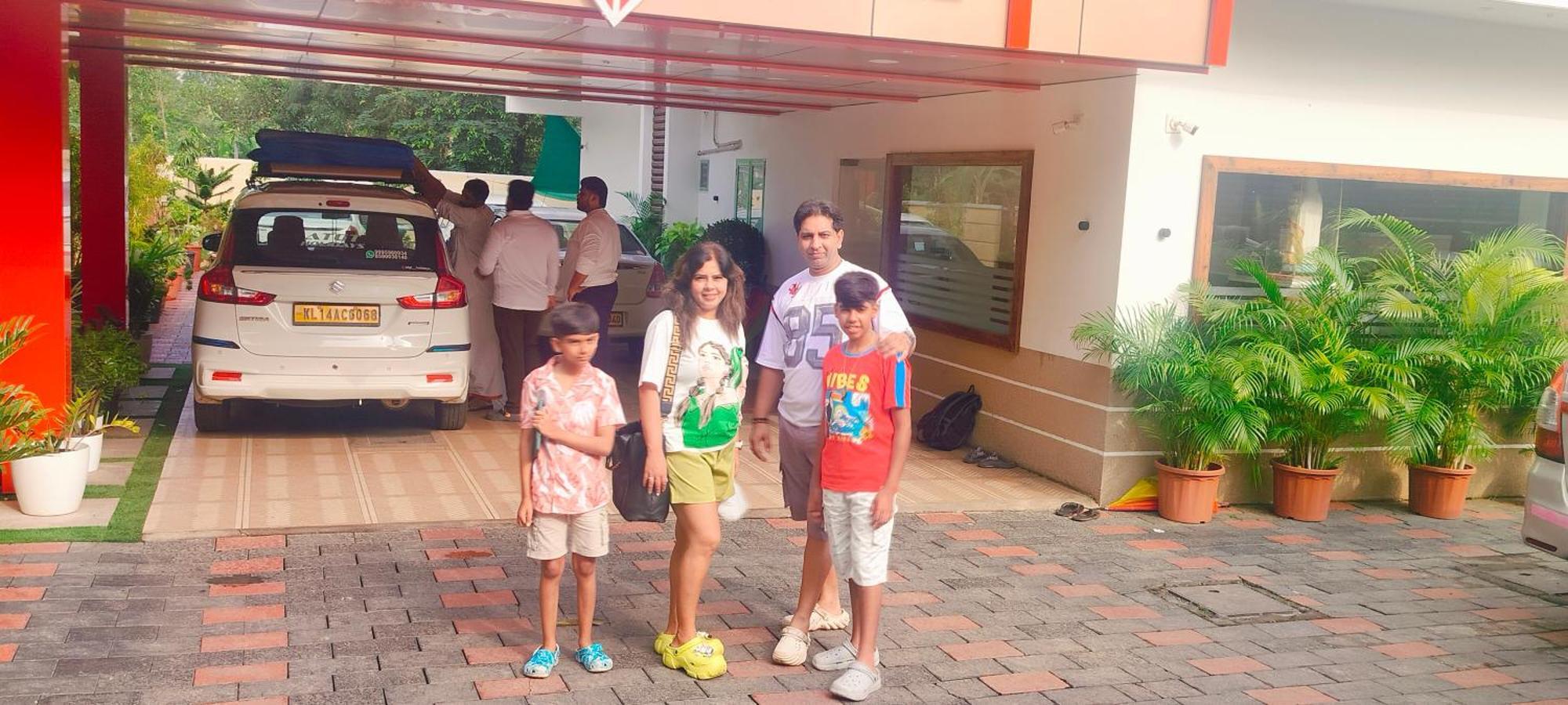 Marina Suites Airport Hotel Kochi Buitenkant foto