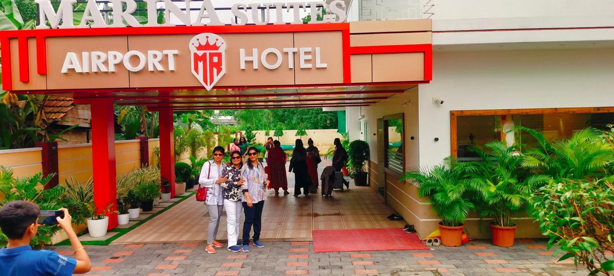 Marina Suites Airport Hotel Kochi Buitenkant foto