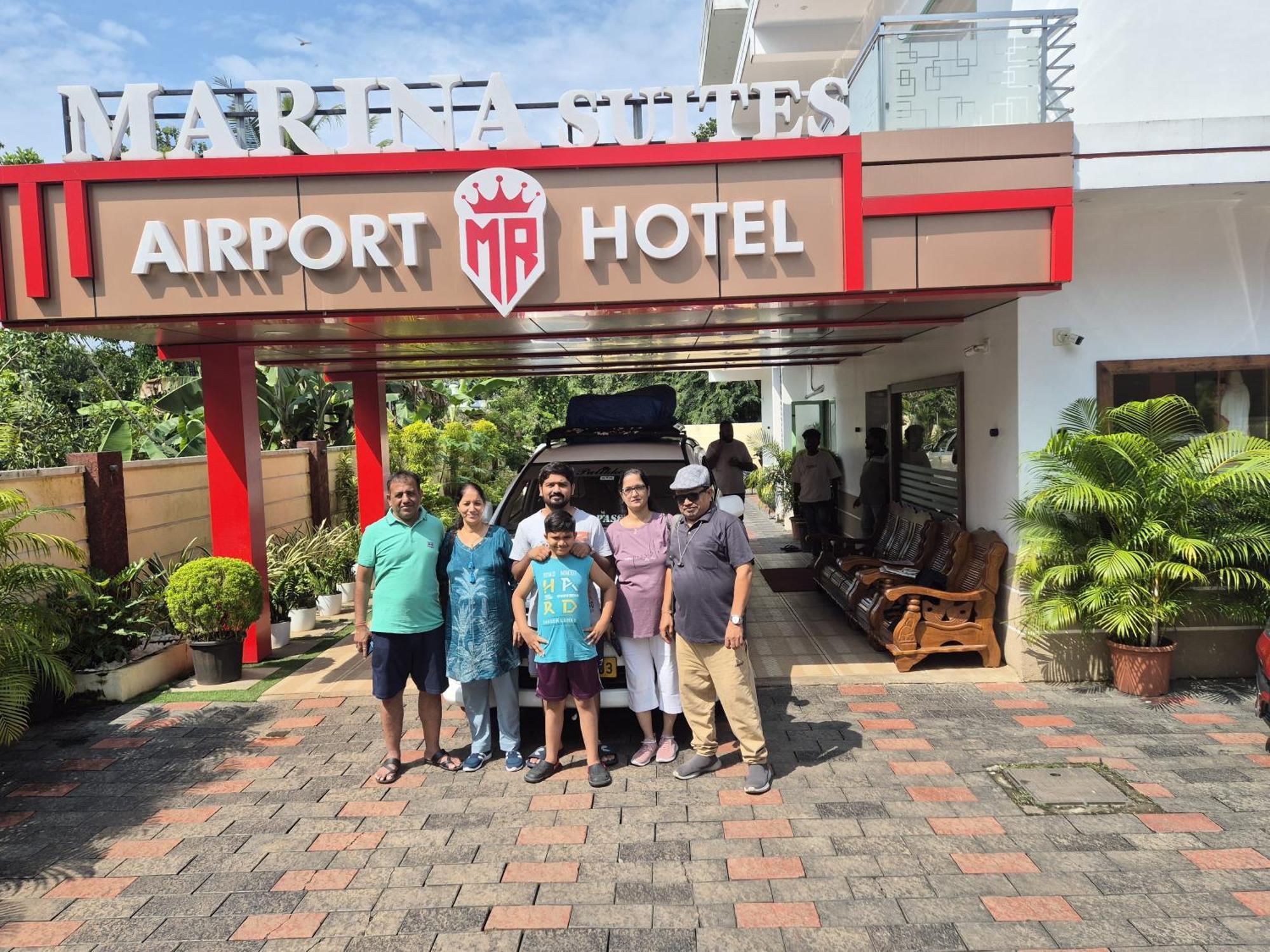 Marina Suites Airport Hotel Kochi Buitenkant foto