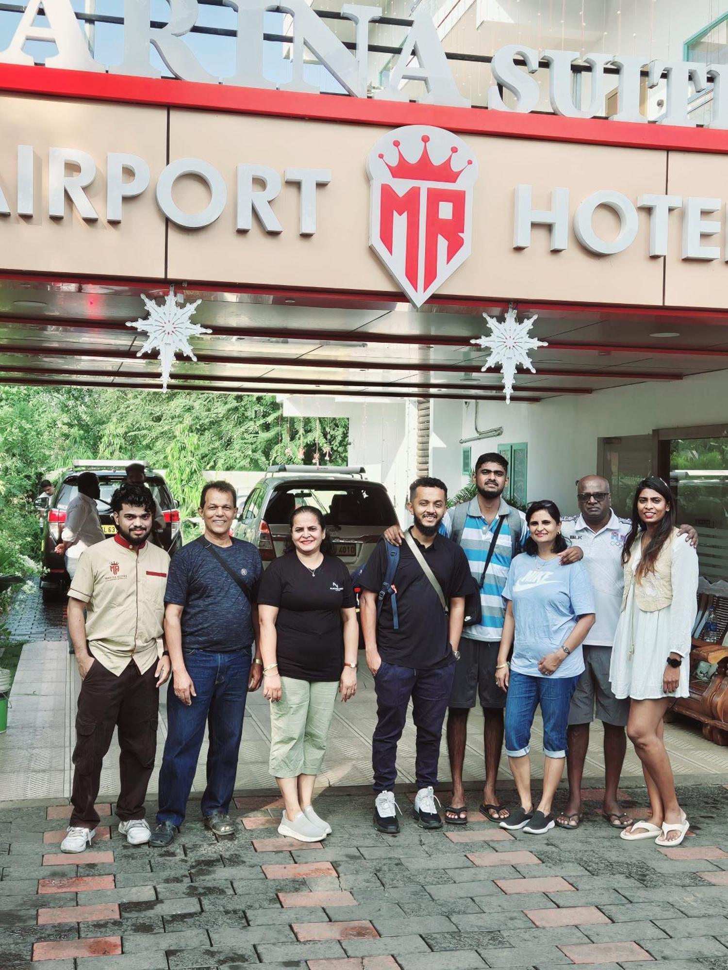 Marina Suites Airport Hotel Kochi Buitenkant foto