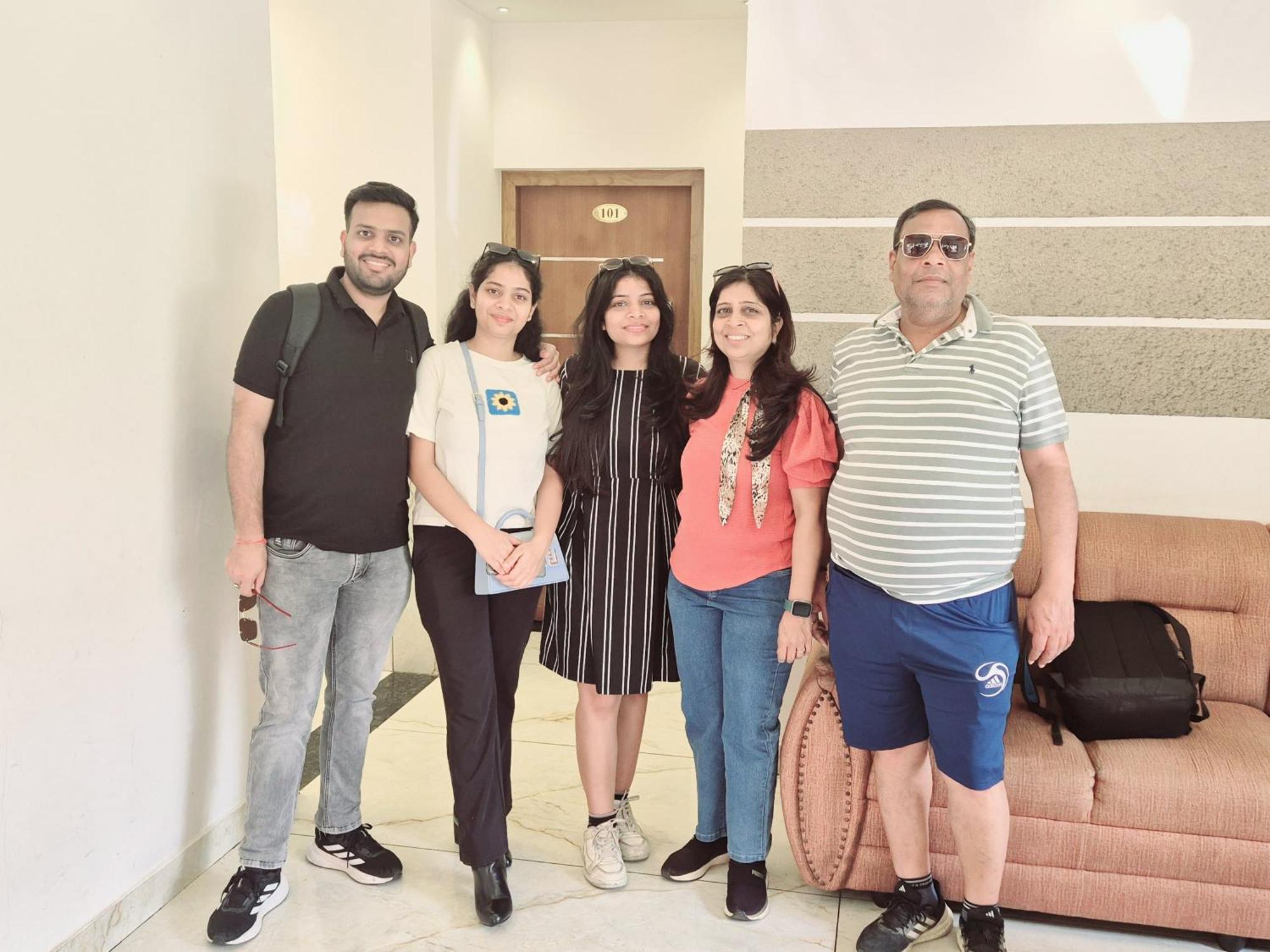 Marina Suites Airport Hotel Kochi Buitenkant foto
